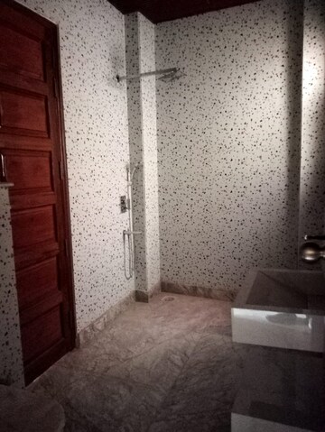 Bathroom in 4 BHK Builder Floor at South Extension ii – for Rent