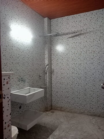 Bathroom in 4 BHK Builder Floor at South Extension ii – for Rent
