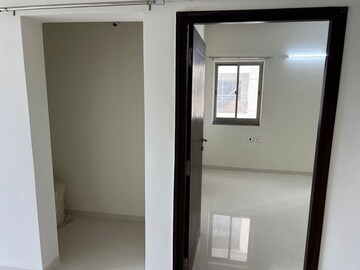 Room in 3 BHK Apartment at Frontline Seven, Kokapet – for Sale