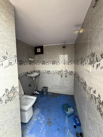 Attached Bathroom in 1 BHK Builder Floor at Kalkaji – for Rent