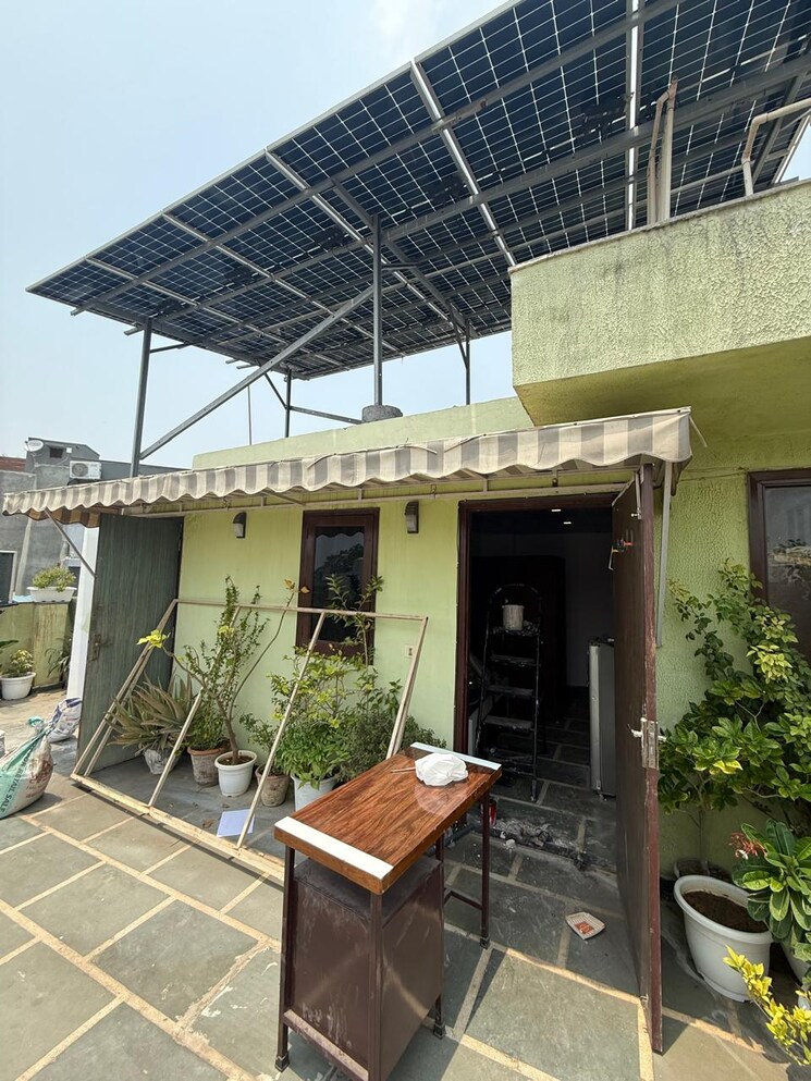 Terrace, kalkaji 1 Bedroom 600 Sq.Ft. Builder Floor In Kalkaji Delhi 8835270