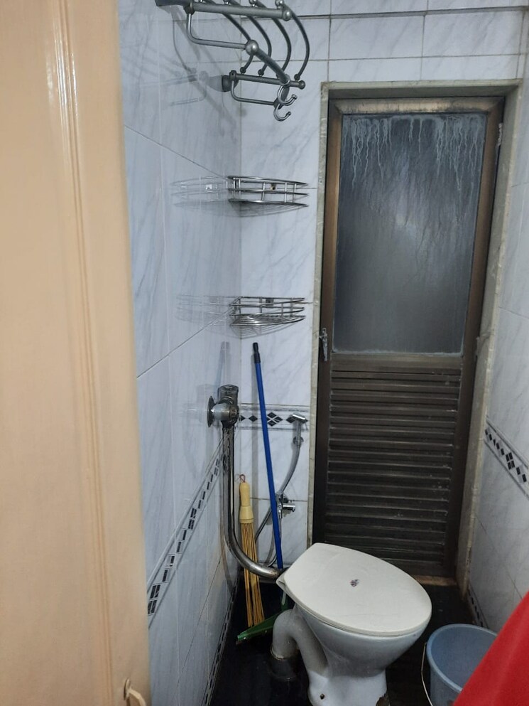 Bathroom, srishti-complex-powai 1 Bedroom 530 Sq.Ft. Apartment In Powai Mumbai 8835308