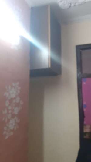 Room in 2 BHK Builder Floor at Laxmi Nagar – for Sale