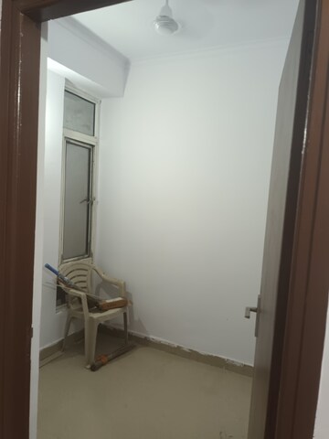 Room in 4 BHK Apartment at Supertech Ecovillage I, Sector 1 Greater Noida – for Rent