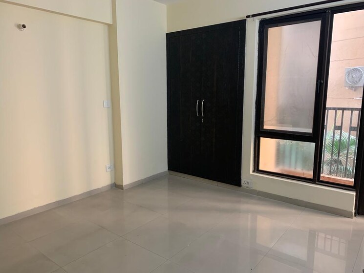 Room, logix-blossom-county 2 Bedroom 1040 Sq.Ft. Apartment In Sector 137 Noida 8835366