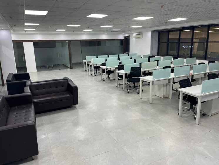  Parking, sector 63 Commercial Office Space 1800 Sq.Ft. In Sector 63 Noida 8835362