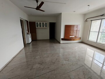Room in 3 BHK Apartment at Siddhi Aura, Andheri East – for Rent