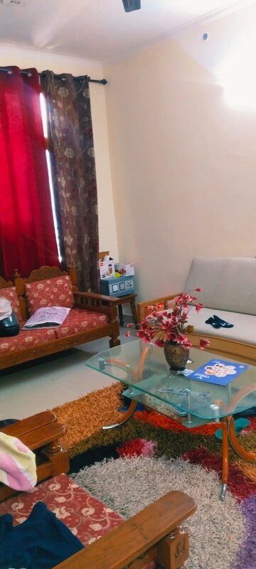 Living Room in 3 BHK Builder Floor at Shiva Enclave Zirakpur, Patiala Road – for Rent