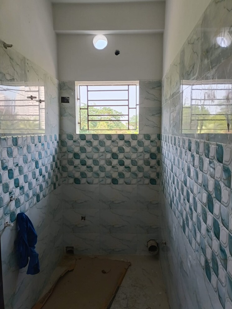 Bathroom, new town 2 Bedroom 871 Sq.Ft. Apartment In New Town Kolkata 8835385