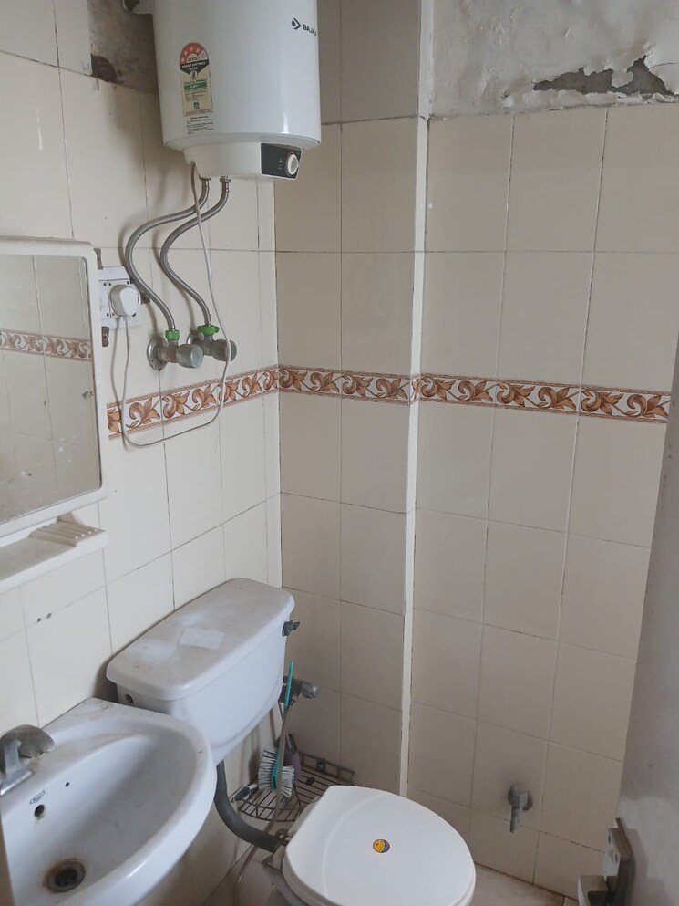 Bathroom, maple-crescent 2 Bedroom 970 Sq.Ft. Apartment In Sector 43 Gurgaon 8835418