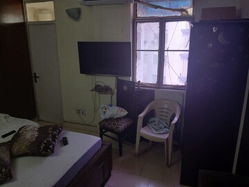 Master Bedroom in 2 BHK Apartment at Maple Crescent, Sector 43 – for Rent