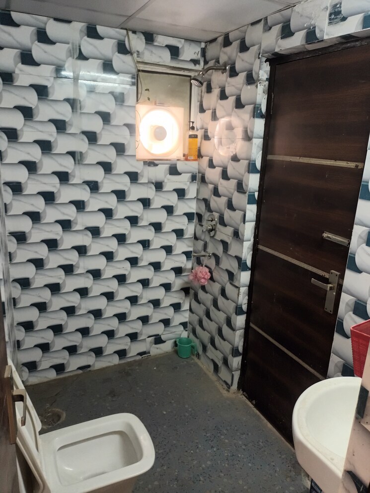 Bathroom, supertech-ecovillage-i 3 Bedroom 1718 Sq.Ft. Apartment In Sector 1 Greater Noida Greater Noida 8835404