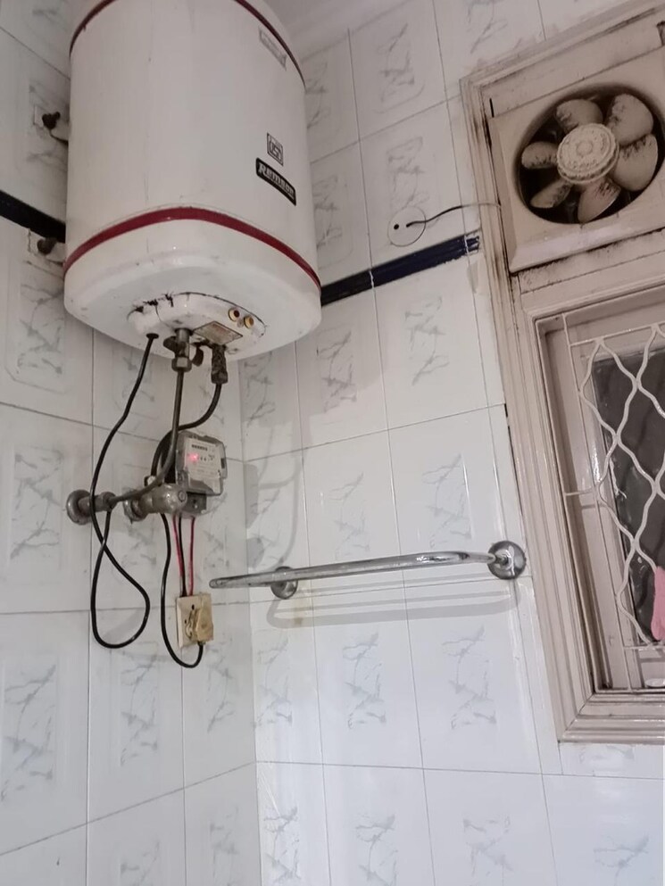 Bathroom, greater kailash i 2 Bedroom 1200 Sq.Ft. Builder Floor In Greater Kailash I Delhi 8835453