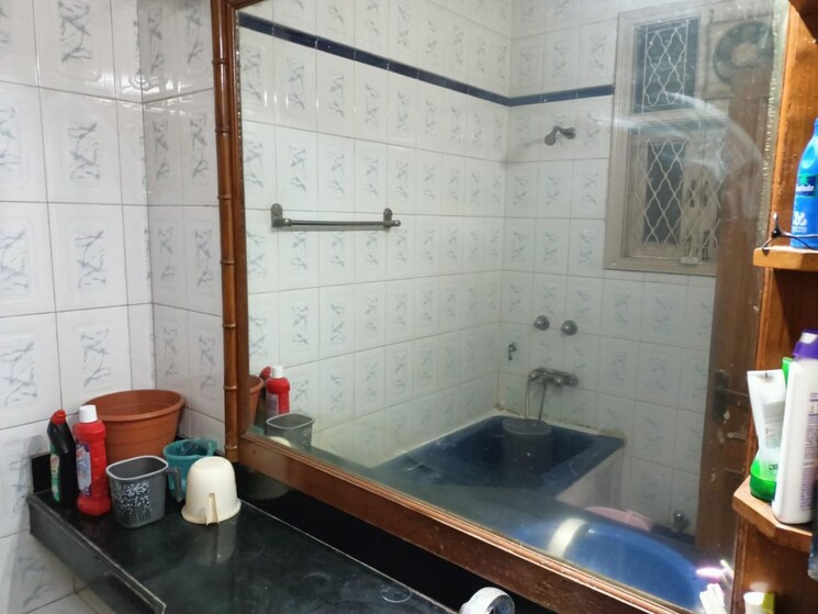 Bathroom, greater kailash i 2 Bedroom 1200 Sq.Ft. Builder Floor In Greater Kailash I Delhi 8835453