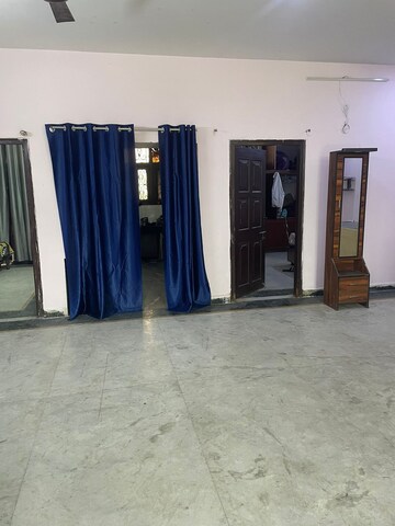 Room in 2 BHK Apartment at Blessed Homes, Sector 70 – for Rent