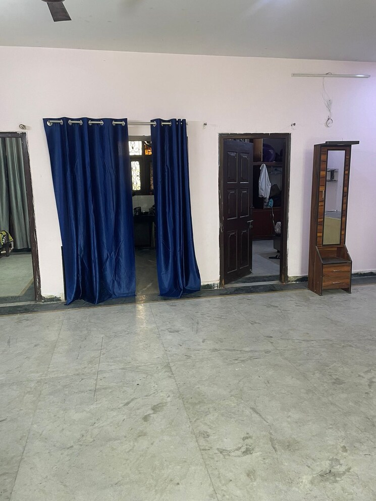 Room, blessed-homes 2 Bedroom 950 Sq.Ft. Apartment In Sector 70 Noida 8835447