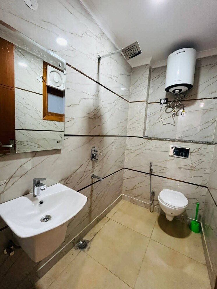 Bathroom, saket 3 Bedroom 1200 Sq.Ft. Builder Floor In Saket Delhi 8835501