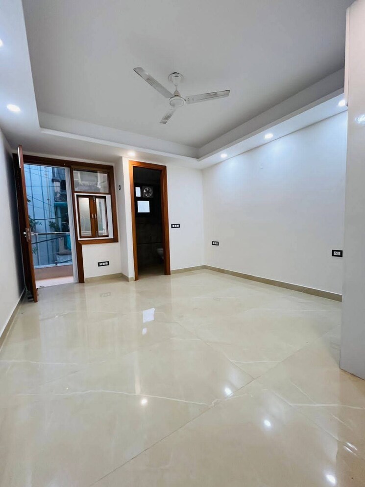 Room, saket 3 Bedroom 1200 Sq.Ft. Builder Floor In Saket Delhi 8835501