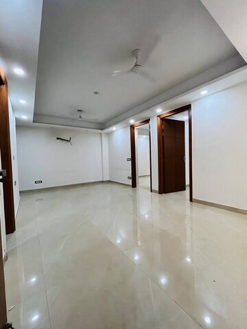 Room in 3 BHK Builder Floor at Saket – for Rent