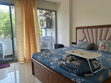 Bedroom in 2 BHK Builder Floor at Sector 43 – for Rent