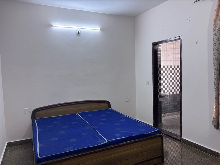 Bedroom, sector 1 2 Bedroom 980 Sq.Ft. Builder Floor In Sector 1 Gurgaon 8835580