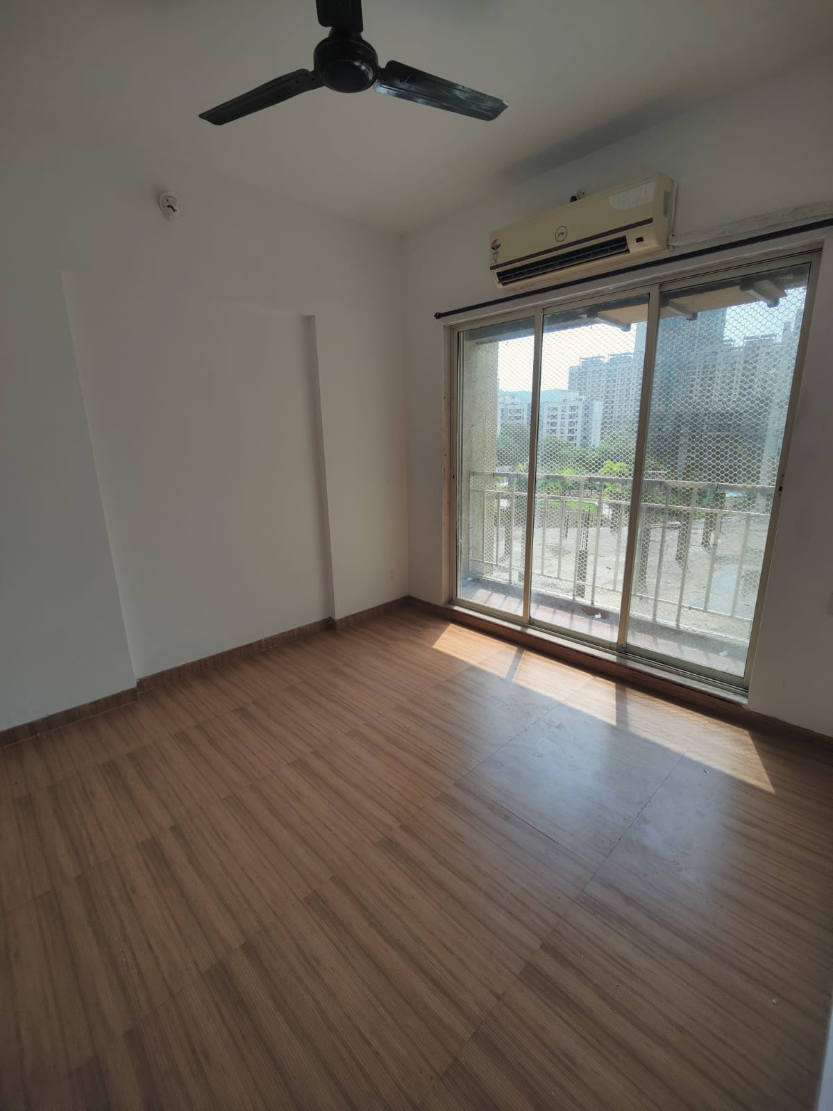 1 BHK + Extra Room Apartment For Rent in Fiama Residency
