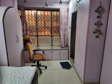 Team Area in 2 BHK Apartment at Simla House, Malabar Hill – for Rent