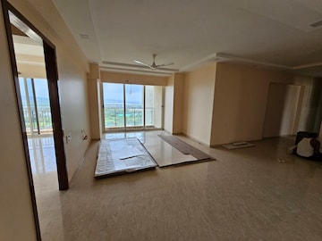 Room in 2 BHK Apartment at Lodha Divino, Matunga East – for Sale