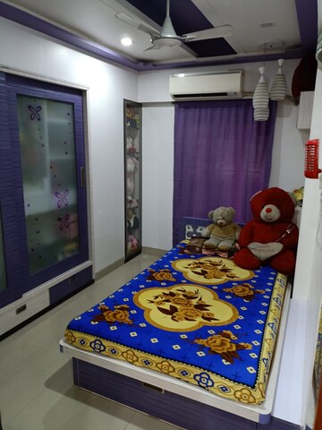 Bedroom in 2 BHK Apartment at Suhas CHS Vile Parle, Vile Parle West – for Rent