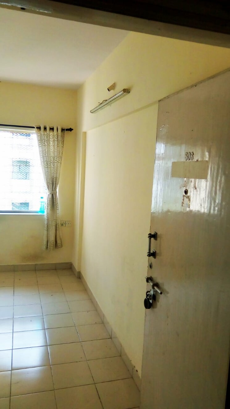 Room, daya-sagar-chsl 1 RK 300 Sq.Ft. Apartment In Goregaon East Mumbai 8835680