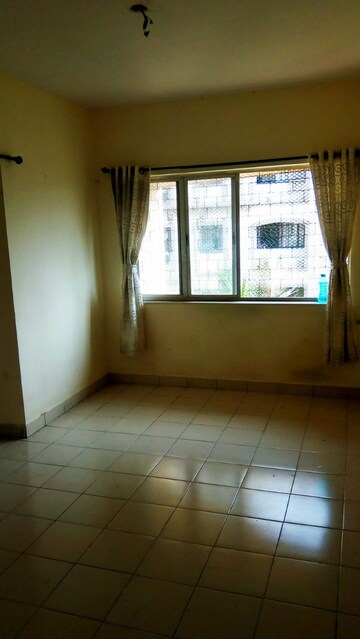 Room in 1 RK Apartment at Daya Sagar CHSL, Goregaon East – for Rent