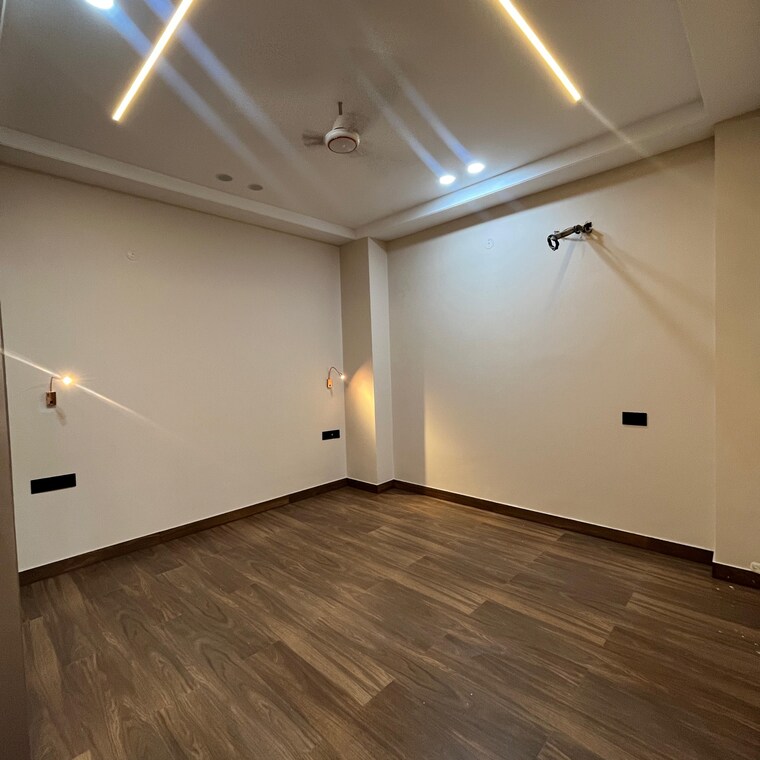 Room, sushant-lok-3 4 Bedroom 300 Sq.Yd. Builder Floor In Sector 57 Gurgaon 8835703