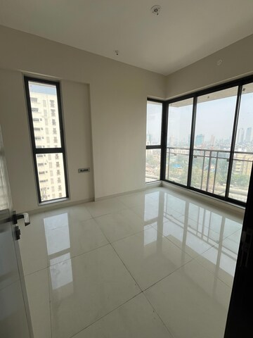Room in 4 BHK Apartment at Lodha Divino, Matunga East – for Sale