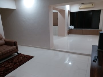 Room in 2 BHK Apartment at Lakshachandi Apartments Goregaon East, Goregaon East – for Rent