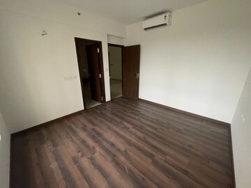 Room in 2 BHK Apartment at Hero Homes Phase 2, Sector 104 – for Sale