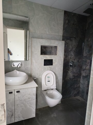 Bathroom in 2.5 BHK Builder Floor at Central Park 3 Flower Valley, Sohna Sector 33 – for Rent