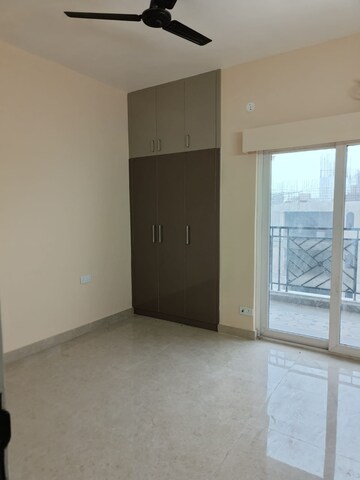 Room in 2.5 BHK Builder Floor at Central Park 3 Flower Valley, Sohna Sector 33 – for Rent