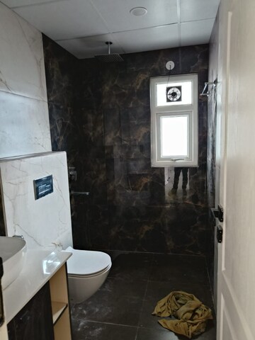 Bathroom in 2.5 BHK Builder Floor at Central Park 3 Flower Valley, Sohna Sector 33 – for Rent