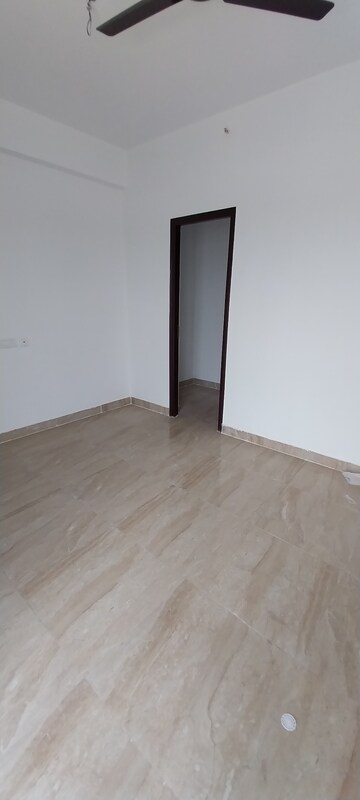 Furnished Amenities in 2.5 BHK Apartment at Aditya Park Town, Mahurali – for Rent