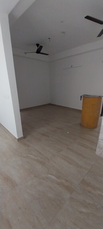 Furnished Amenities in 2.5 BHK Apartment at Aditya Park Town, Mahurali – for Rent