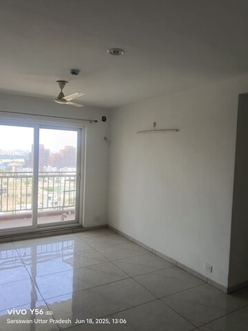 Room in 3.5 BHK Apartment at Rishita Manhattan, Gomti Nagar – for Rent