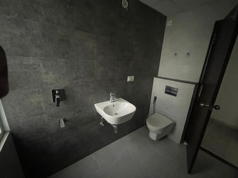 Master Bedroom, hero-homes-phase-2 3 Bedroom 1689 Sq.Ft. Apartment In Sector 104 Gurgaon 8835839