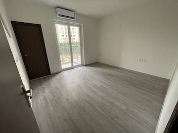 Room in 3 BHK Apartment at Hero Homes Phase 2, Sector 104 – for Sale