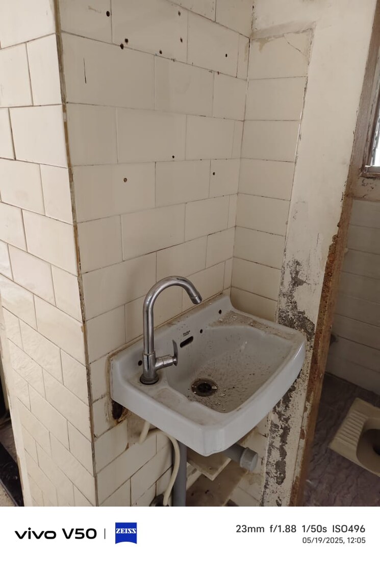 Bathroom, sundervan-chs-malad 1 Bedroom 450 Sq.Ft. Apartment In Malad West Mumbai 8835849