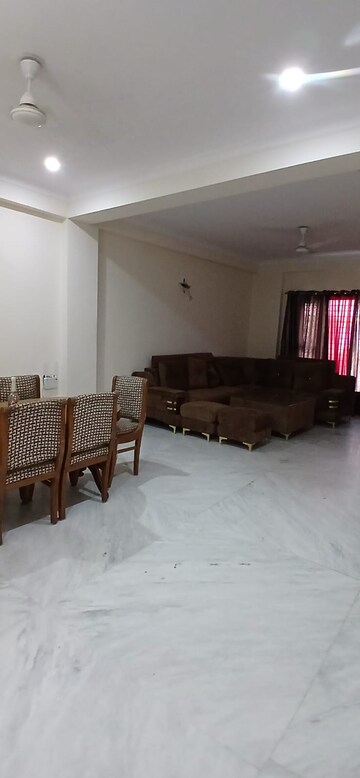 Living Room in 3 BHK Builder Floor at Sector 57 – for Rent