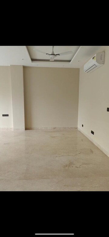 Room in 3 BHK Builder Floor at Lajpat Nagar Iii – for Rent