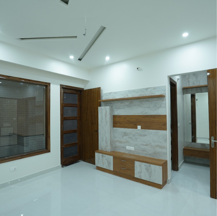 Room, ambala highway 6 Bedroom 242 Sq.Yd. Independent House In Ambala Highway Zirakpur 8835919