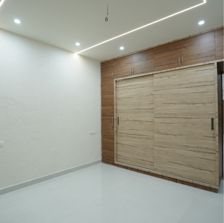 Room, ambala highway 6 Bedroom 242 Sq.Yd. Independent House In Ambala Highway Zirakpur 8835919