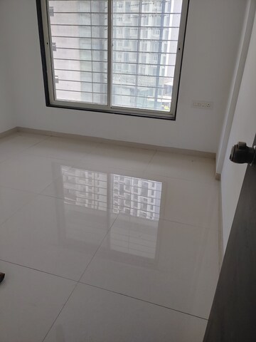 Room in 2 BHK Apartment at Nyati Equatorial II, Bavdhan – for Rent