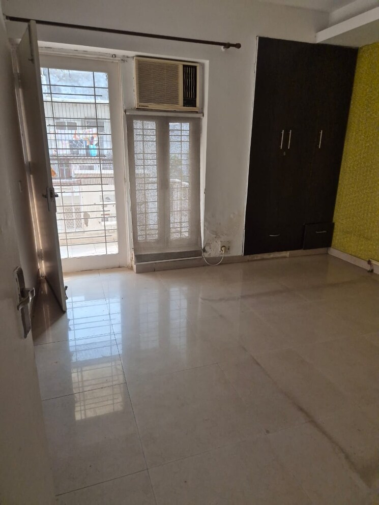 Room, pioneer-park-phase-1 2 Bedroom 1200 Sq.Ft. Apartment In Sector 61 Gurgaon 8835918